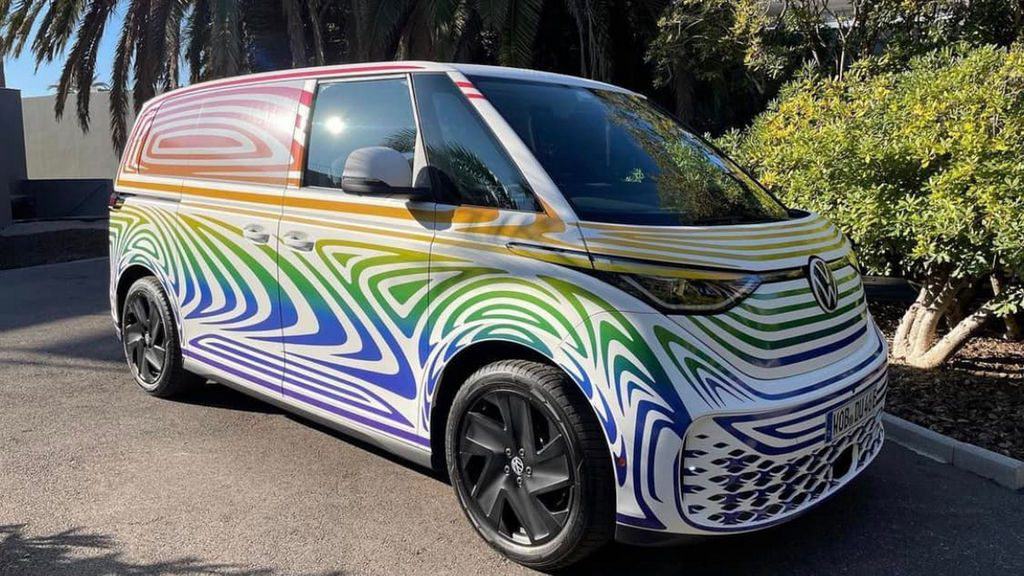 vw-id-buzz-flagra-1-1 Volkswagen ID Buzz: nova Kombi tem interior flagrado na Europa