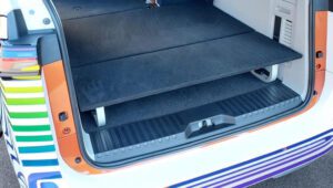 vw-id-buzz-flagra-11-300x170 Volkswagen ID Buzz: nova Kombi tem interior flagrado na Europa