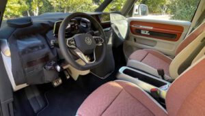 vw-id-buzz-flagra-4-300x170 Volkswagen ID Buzz: nova Kombi tem interior flagrado na Europa