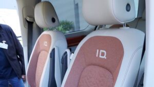 vw-id-buzz-flagra-6-300x170 Volkswagen ID Buzz: nova Kombi tem interior flagrado na Europa