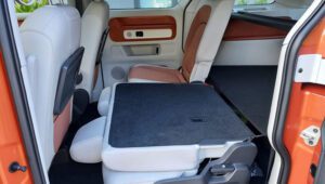 vw-id-buzz-flagra-9-300x170 Volkswagen ID Buzz: nova Kombi tem interior flagrado na Europa